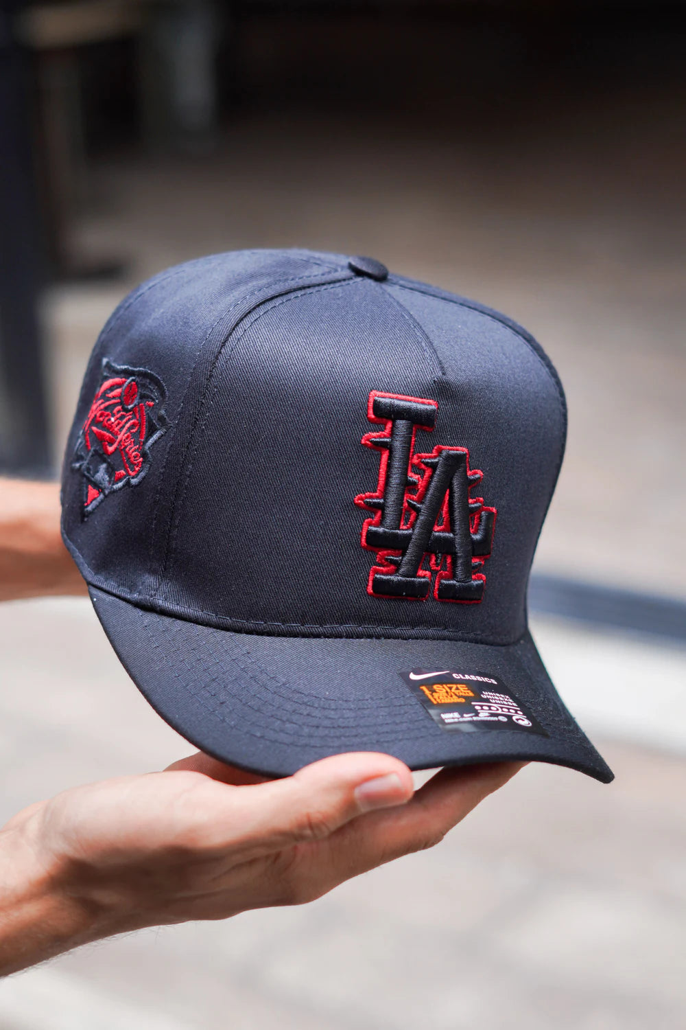 Gorra Dodgers Negra / Roja — Negro · Rojo