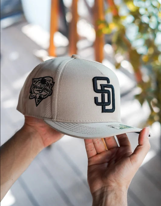 Gorra Padres Piedra / Navy de San Diego Padres, colorway Piedra · Azul marino